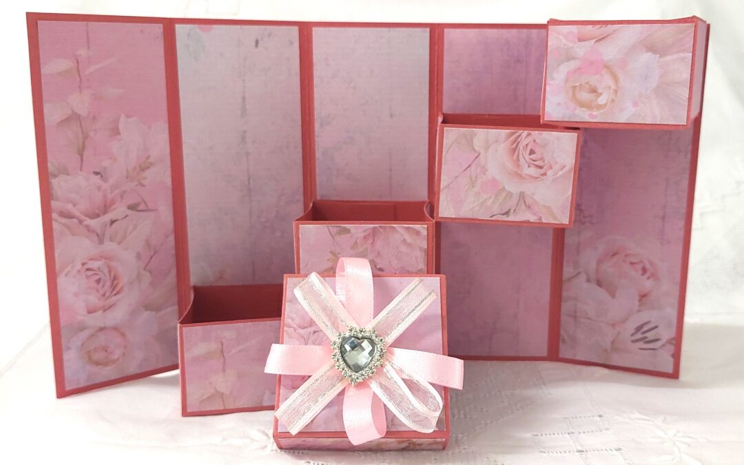 Pretty Box Step card with Mary